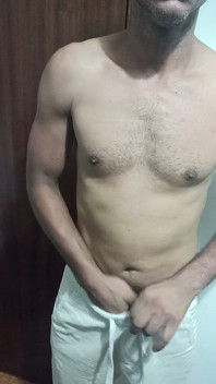 ดูขนาดของอวัยวะเพศนุ่มของฉันสิ