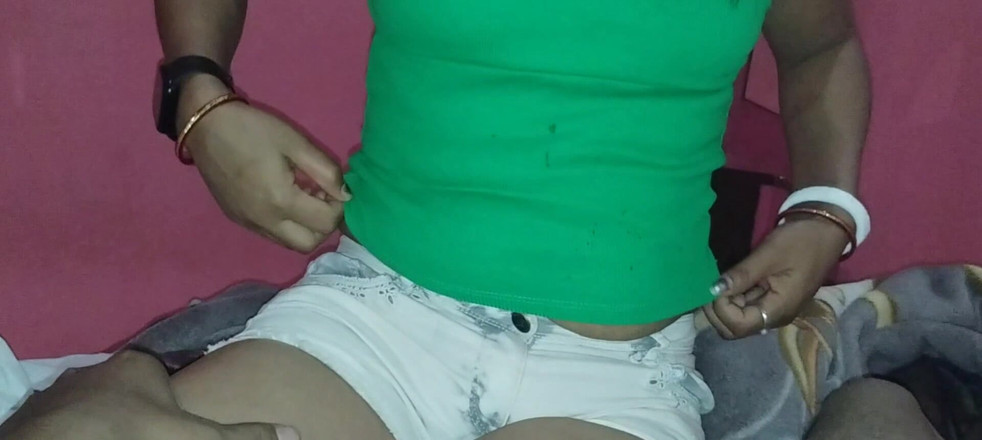 Uttar dinajpur: Urocza Desi Indyjska piękna przyrodnia siostra zostaje zerżnięta z wielkim...