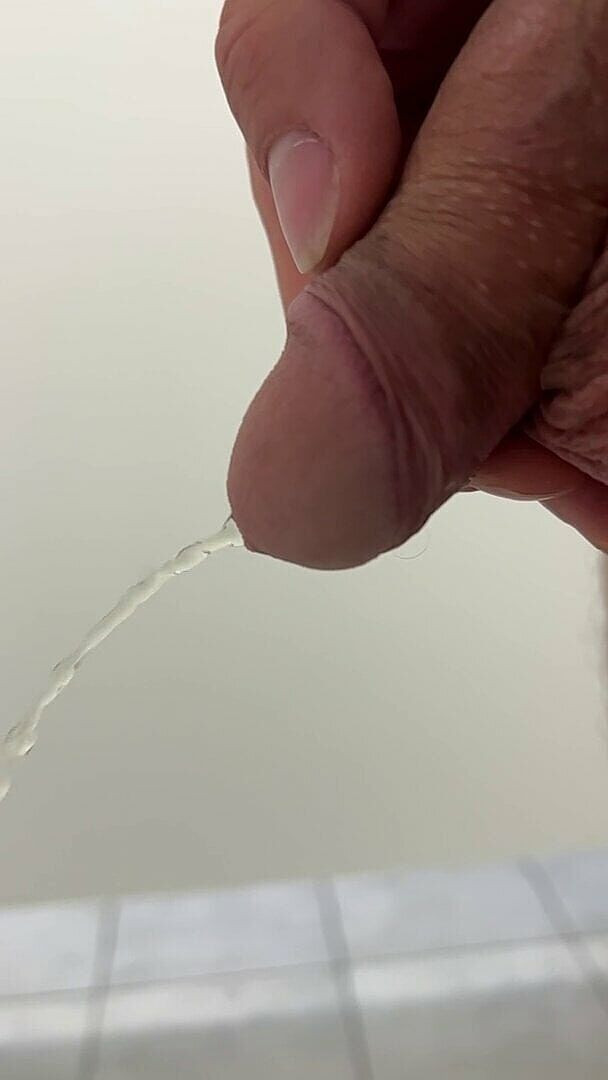 Apomit: Slow Pissing Young Big Cock Bareback Gay Boy