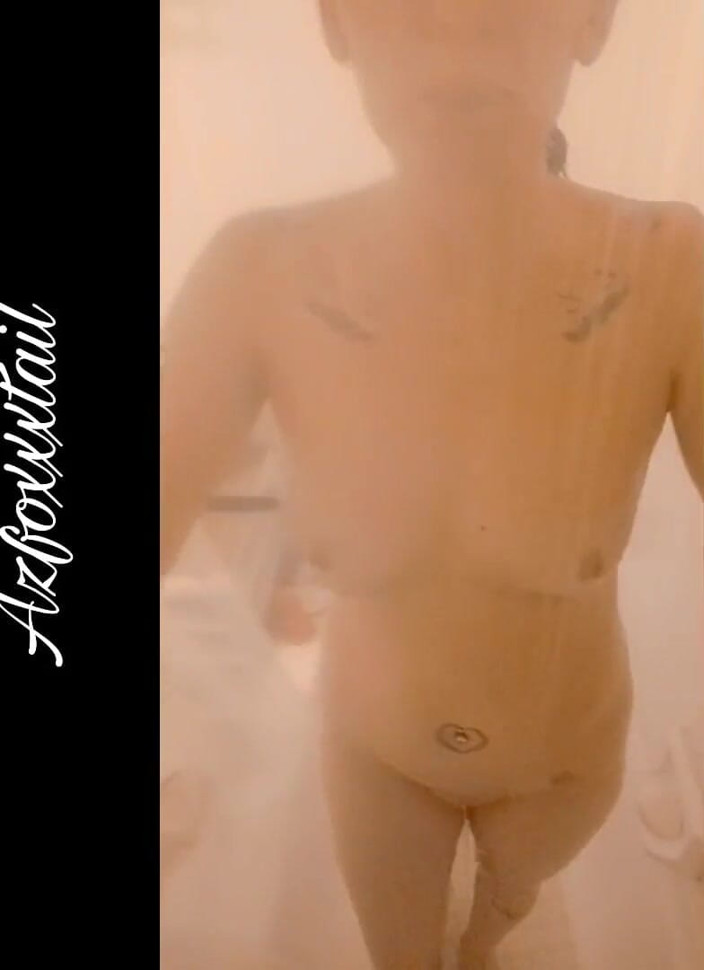 AzFoxxxTailPhelicia: Douche1-spit_22-02-21