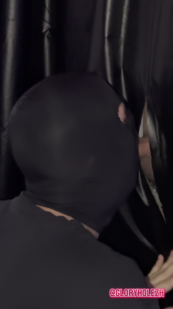 gloryholezh: 24-jarige direct na het feest eerste kijkgat-pijpbeurt voordat ze teruggaat...