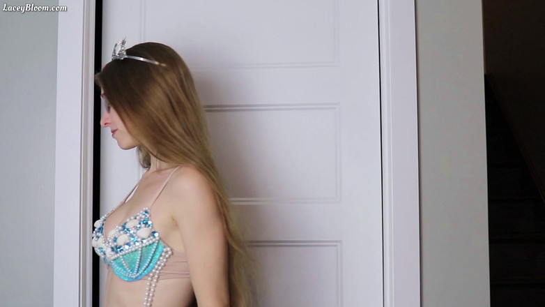 Lacey Bloom: Naga Jala Mermaid menunggang 10:51