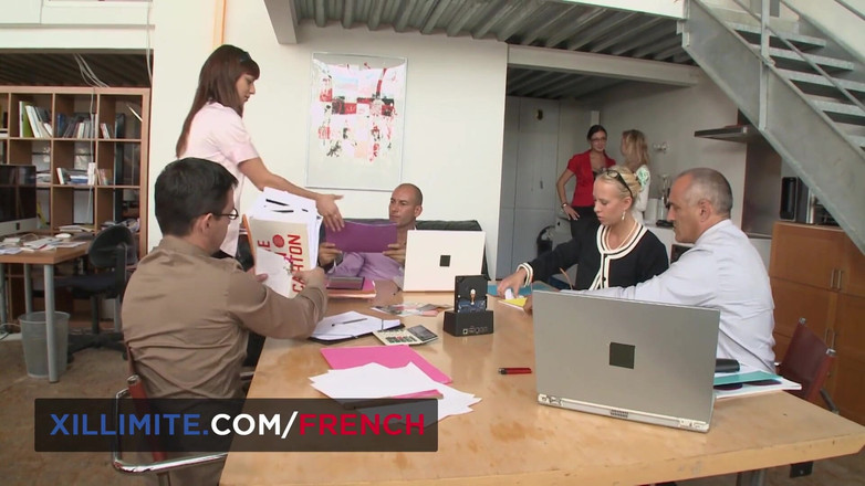 French girls at work: 秘书的秘密