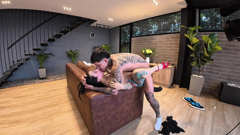LustHub: 幕后！！ Fucking with Vienes Roots 配乐 - 丹纳·门德斯和凯蒂·布莱克