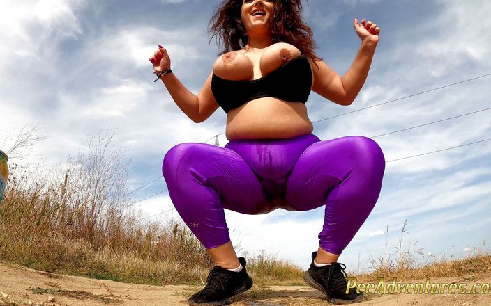Pee Adventures: BBW Pee Trough Her Leggings in a Hot Day Outdoor