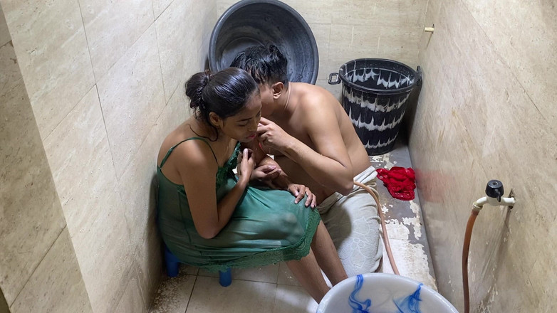 18 year old Indian: Индийский зрелый мужчина занимается сексом с 18-летней студенткой дези