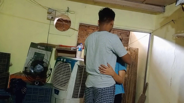 NikiRathod: Pleskání Na Zadek Tak Tvrdě a Přinutím Ji Kouřit