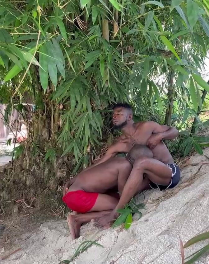 Purplecum: Mengongkeknya di Sungai