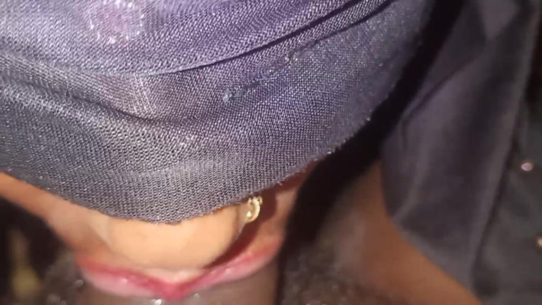 skkumari257: Sonam, une fille desi nue passe sur son visage pour...