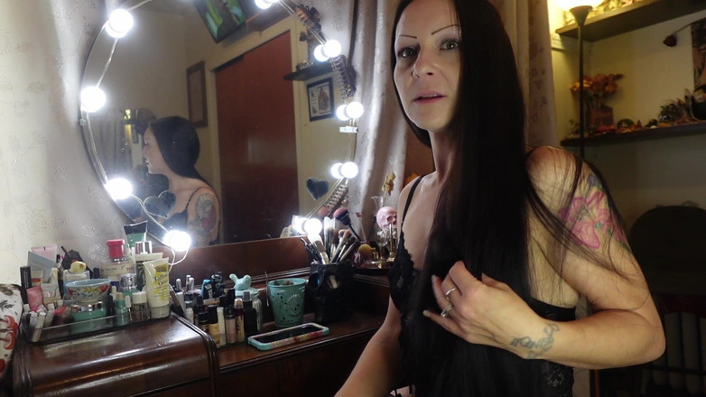 Raven Willow: Cada golpe do meu pincel envia tremores pela sua coluna