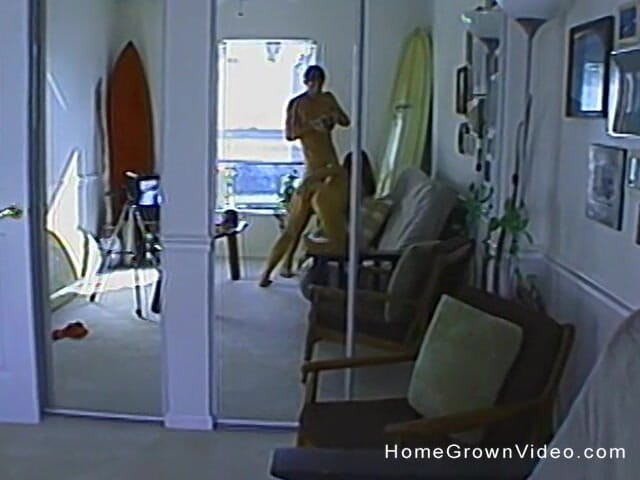 Homegrown Swingers: Симпатичная пара трахается для нас в любительском видео