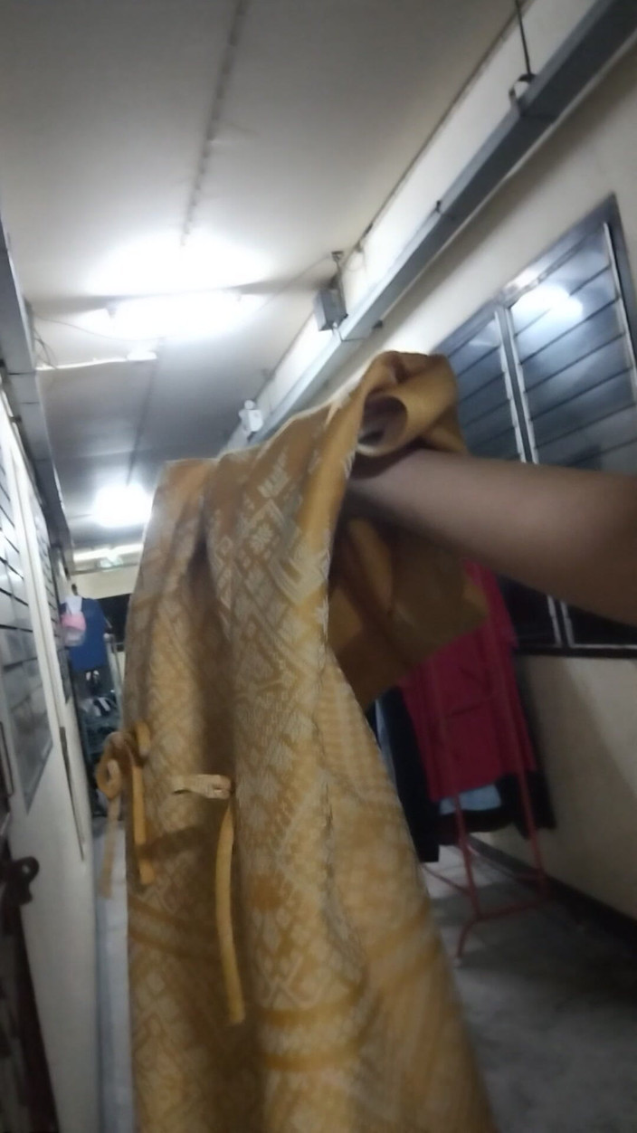 Fampfy Nana: Učitelka právě přišla stát a hrát si na balkóně