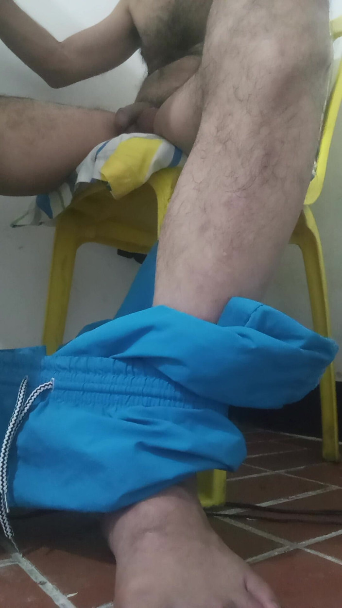 Jhonbahh: Lonely and Horny Latino
