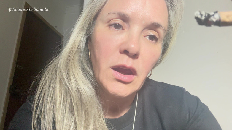 Empress Bella Sadic: Imperatrizbellasadica tě používá jako lidský popelník