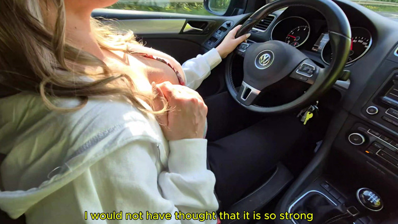 Litclit69: Public Drive Thru z zdalnie sterowanym wibratorem sprawia, że dziewczyna cumming...