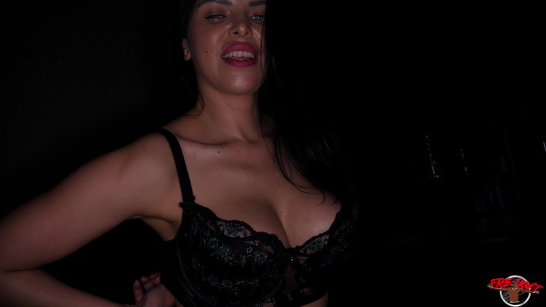 Freaky T: Busty MILF Kira Queen Handle Freakyt