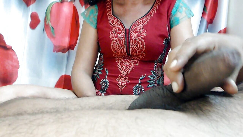 Bolly Karma: Hete amateur babe kijkt toe.