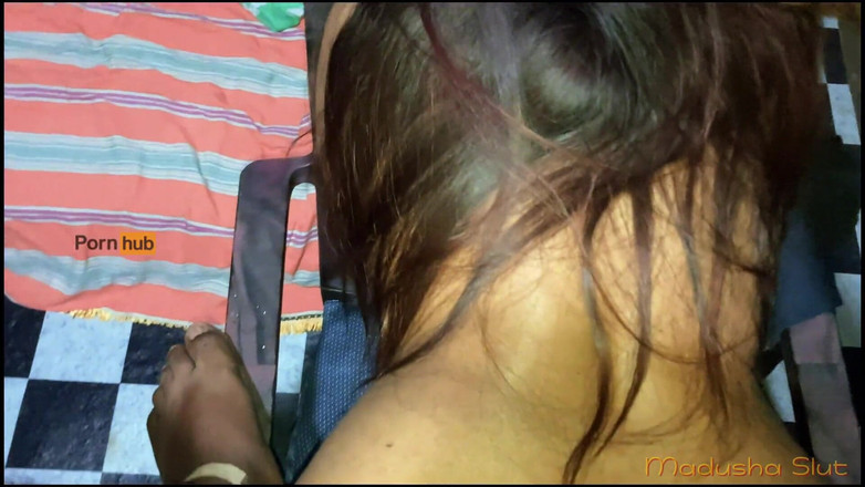 Tiyana: Дружина повія потребує жорсткого сексу, а чоловік засунув чотири пальці в пизду, трясе кремпай по всій пизді