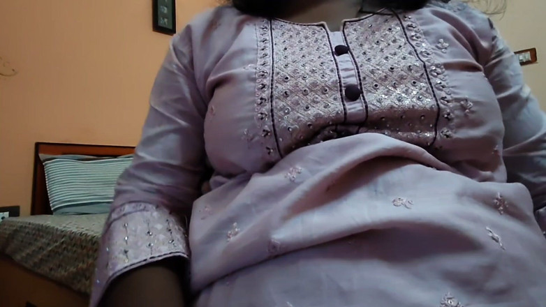 Pushpa studio: Cheating Housewife
