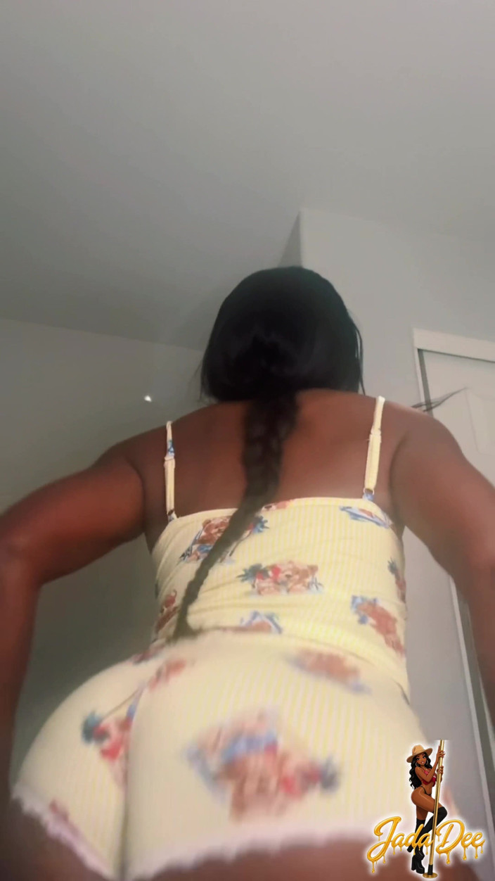 Jadadee: Shaking Ass Like a Good Little Slut