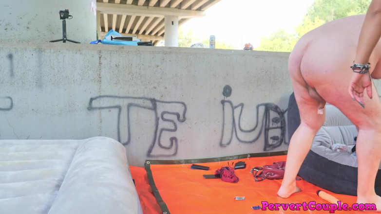 Pervert Couple: He is fucking my throat outdoor