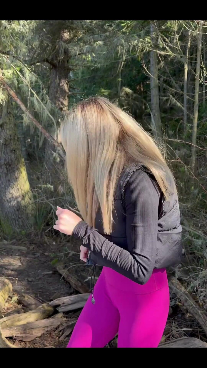Tiffstreatsxoxo: Peeing Out on the Beach in Seattle!