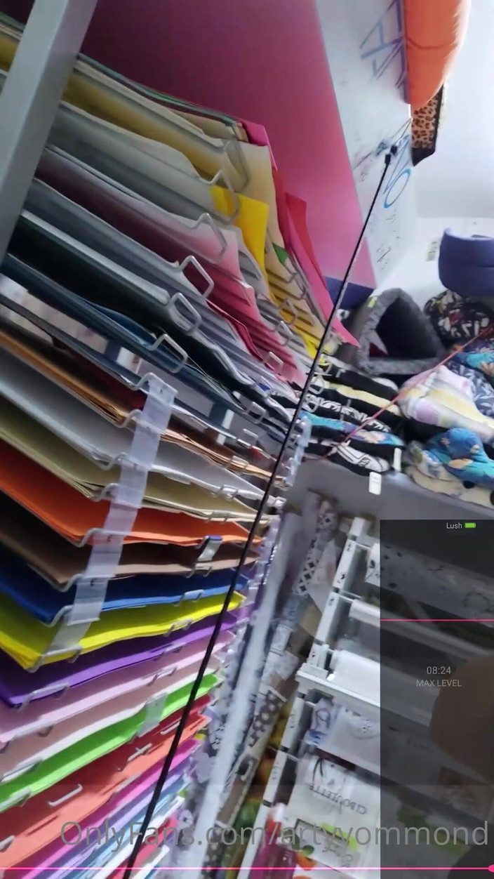 Arty_von: 리모컨 바이브레이터로 쇼핑하는 빨간 머리 오르가즘