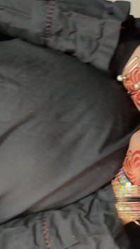 他从朋友的老婆那儿借了一笔贷款。