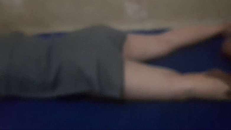 Angelina Pop: Güzel kadın işten sonra erotik masaj