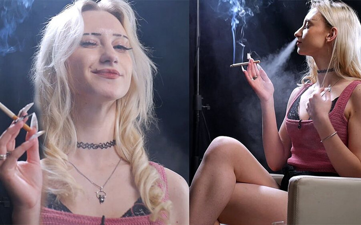 Russian Smokers: 솔로 흡연하는 금발 여성 - 편안한 클로즈업 장면