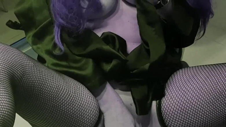 Milfs intimmedia: Masturbating Milf in hot outfits
