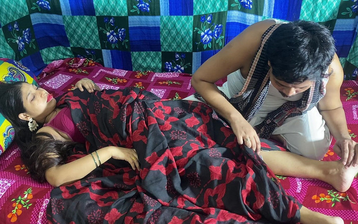 Desi Indian Wife: Gerçek Hintli orta yaşlı seksi kadın, hintli evli kadın üvey kız...