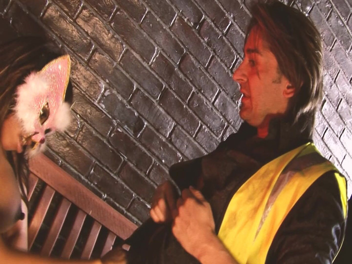 DARVASEX: 淫荡的小猫咪场景-4_ebony大屁股小猫在胡同里被操并被颜射