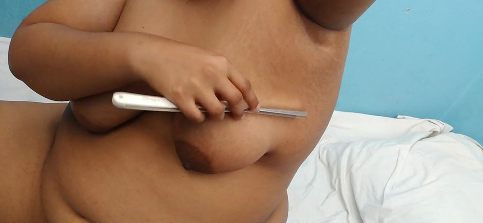 Aria Mia: Desi bhabhi memotong ketiak panas