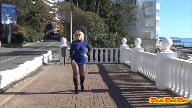 RedRoseRus: Flashing, walk by the sea!