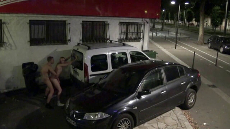 Gaybareback: Прямо відтрахана Джорданом Фоксом на вулиці