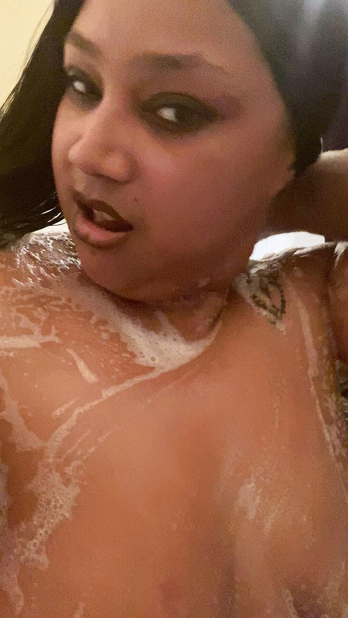 Misskelly80: Mýdlová kundička