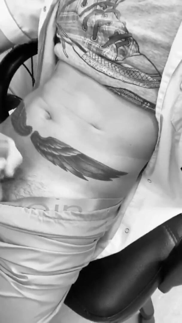 Falcon Al: 때때로 나는 긴장을 풀고 딸딸이와 정액을 환자를 복용 중지