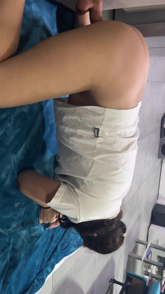 fantasycouplexxx: Ehefrau wollte unbedingt von zwei schwänze hart gefickt werden. Hahnrei