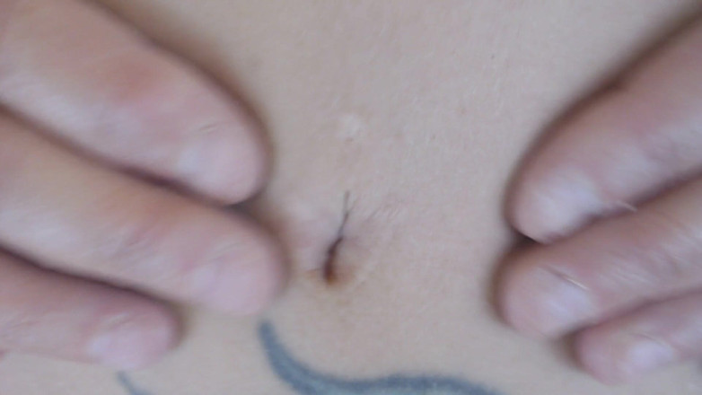 Abby Anna: Belly button digging stretching finger'n