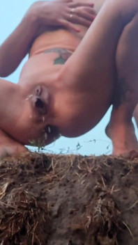 Outdoor Oral Sex with Pee