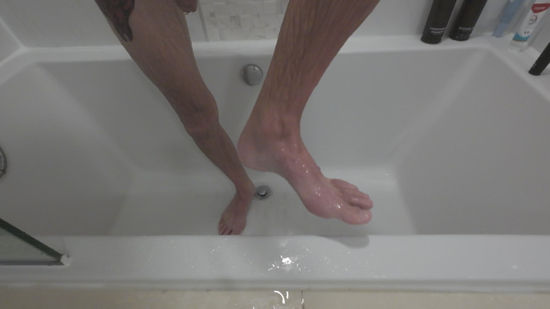 Big dick dadddy: I Need a Foot Slave to Worship My Feet in...