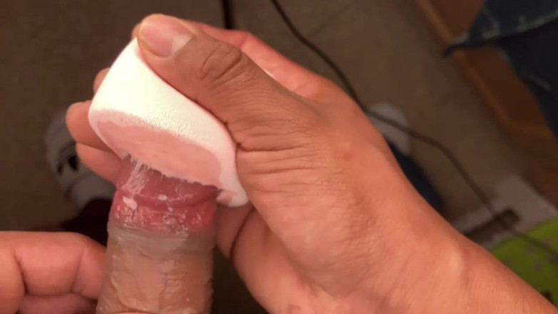 Xooshua (xblue18): De strakke kont van de nieuwe 19-jarige bediende neuken