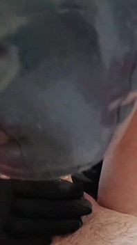 4 Adegan, 23 Minit MILF Memberikan Blowjob Kondom