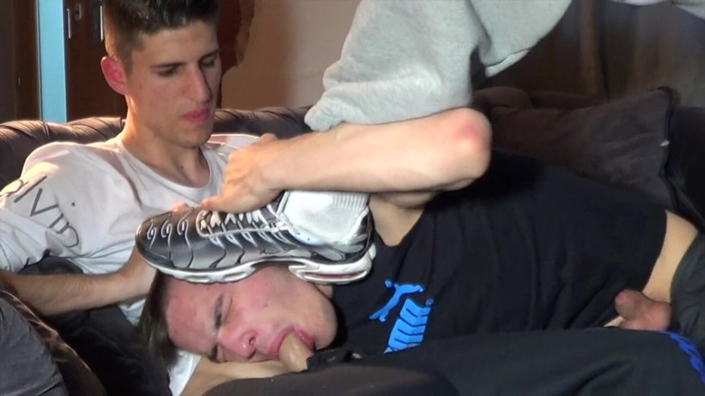 TWINKS TWINKS TWINKS: The twxnk Kevin ass fucked by his 2 straights boys
