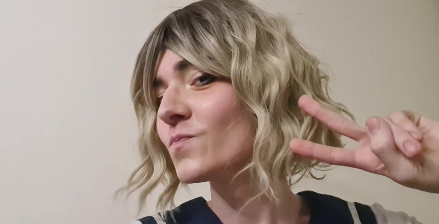 Prettyboi2000x: Hallo jongens!! Ik ben terug! Twee clips van de nieuwste...