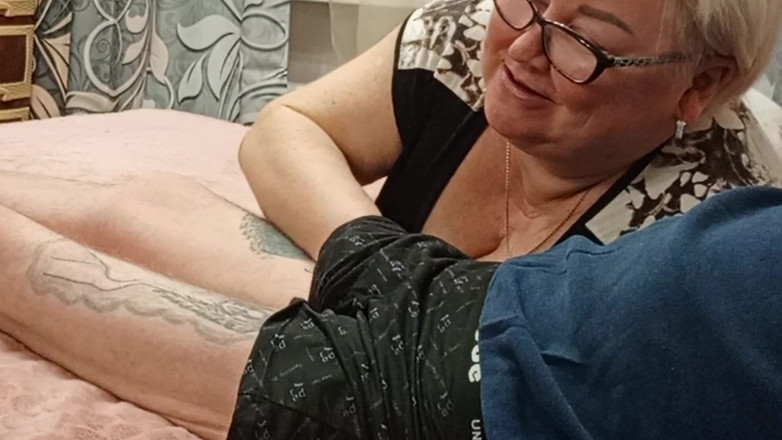 Zona901: Stiefmutter schluckte kaum das ganze sperma nach einem blowjob