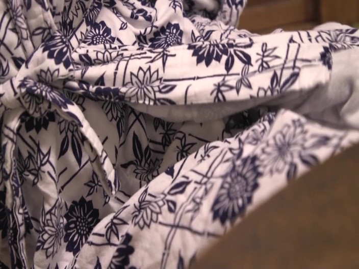 MBM3988: A061g02 mama vitregă care era încântată de fiica ei vitregă și de...