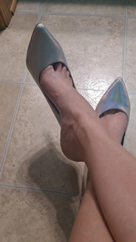Stiletto Shoe Dangling