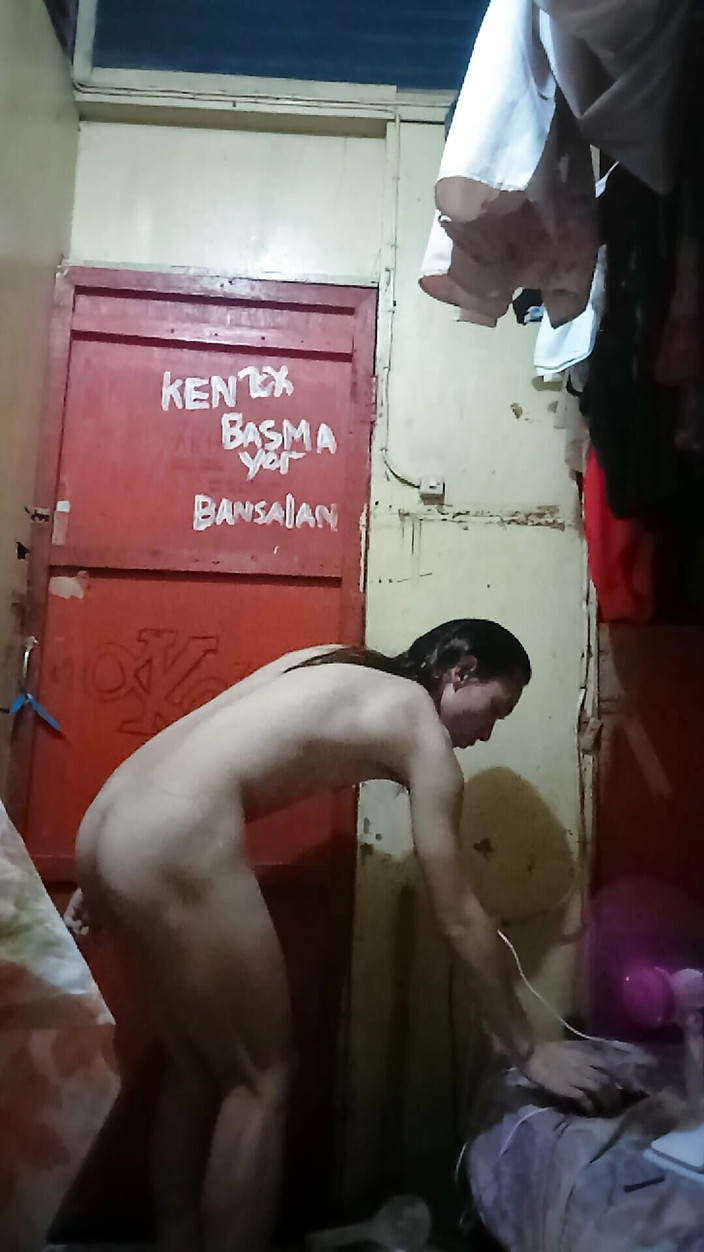 Reynaldo6: Sonra müstehcenlik kraliçesini evden dışarı sürükleyin